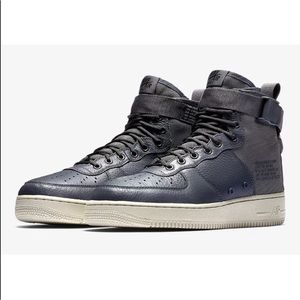 NWT 🔥 Nike SF AF1 Mid Air Force 1 Sneakers